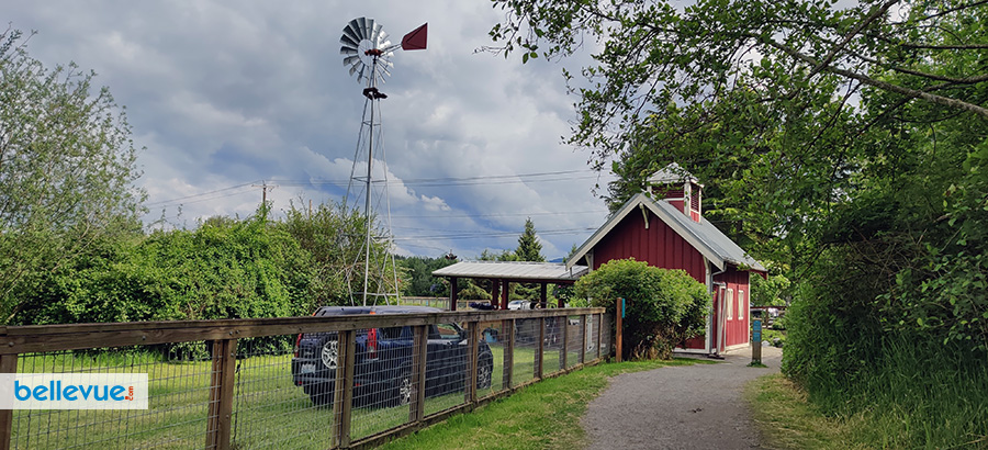 Lake Hills Greenbelt Trails - farm stand at Phantom Lake | Bellevue.com